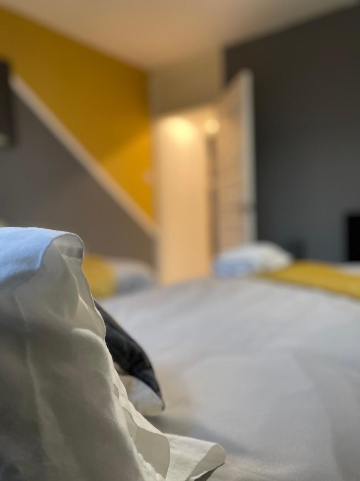 Home Sweet Home In Rg1 With Free Parking Reading Eksteriør bilde